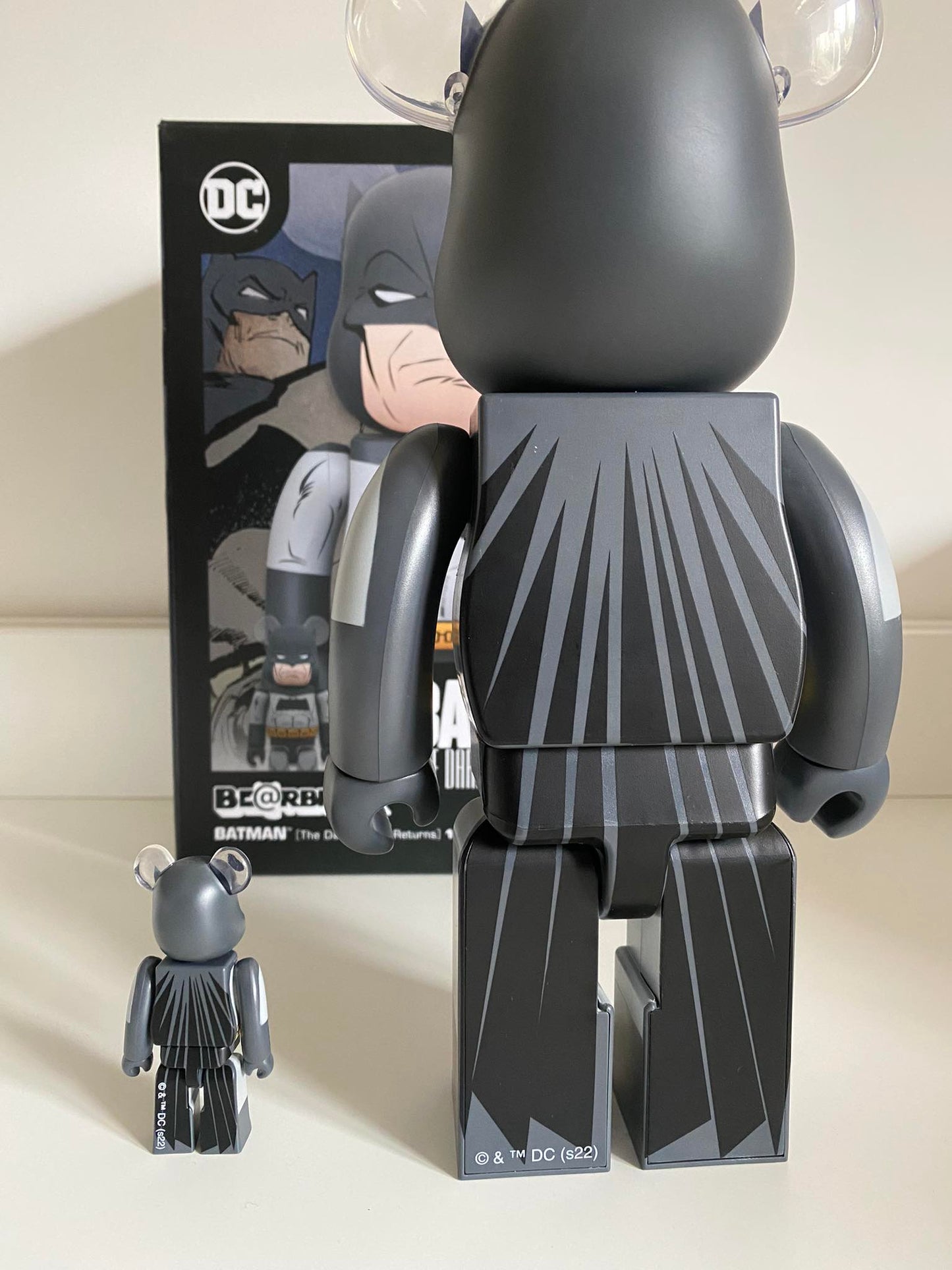 Medicom Toy Bearbrick Batman The Dark Knight Returns 400% &amp; 100%
